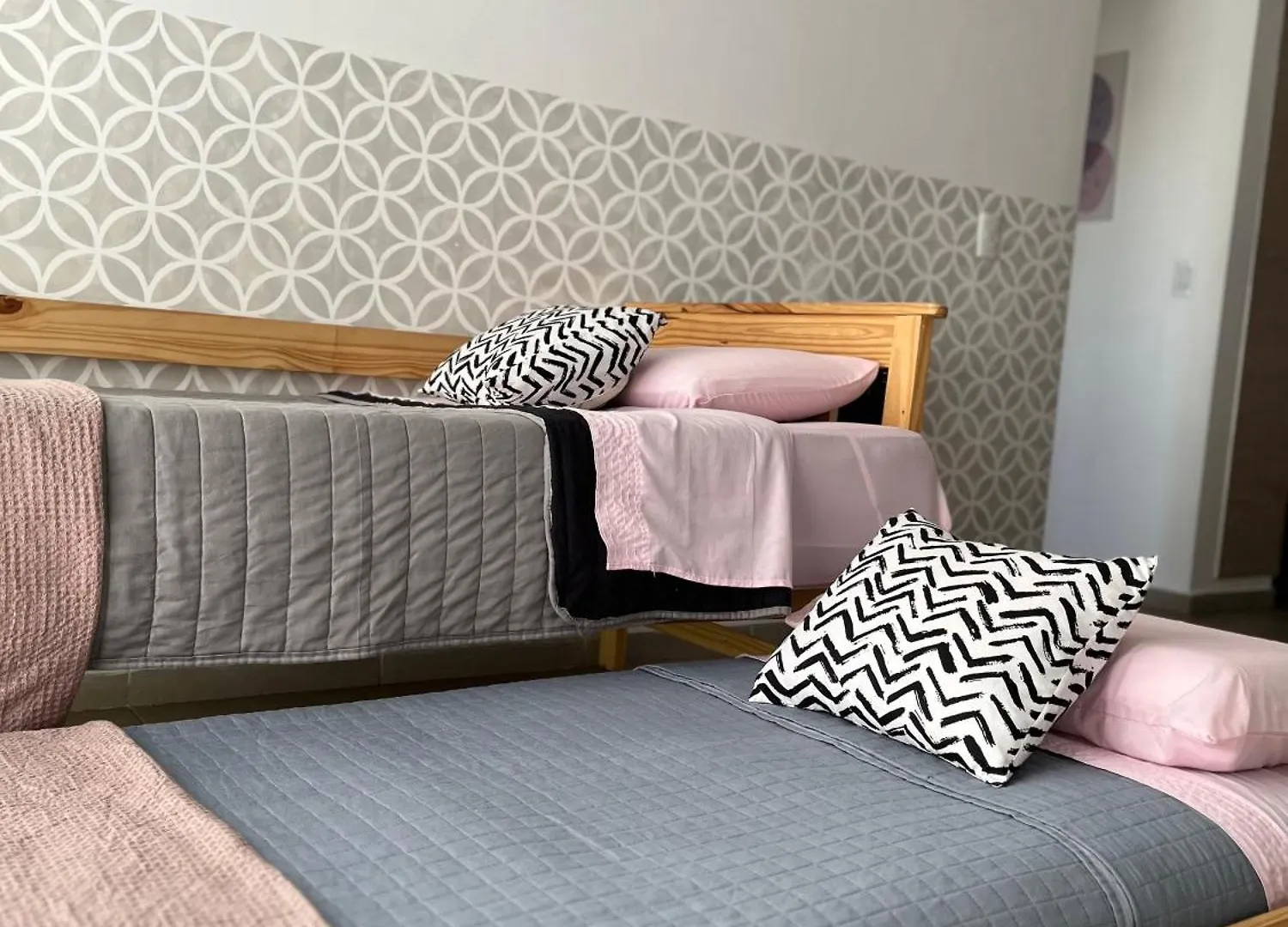 Pellegrini Apartments Mendoza !! Estupendos Departamentos Con Cochera Privada Cercanos A Parque Gral San Martin